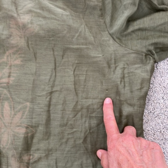 NEW! Gorgeous Tommy Bahama Vintage Green Long Sleeve Blouse size L - Picture 7 of 7